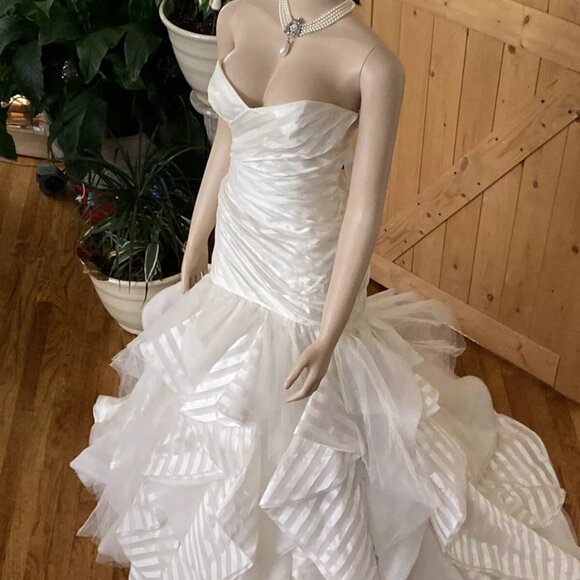 Hayley Paige Keaton Wedding Dress. - Picture 5 of 6